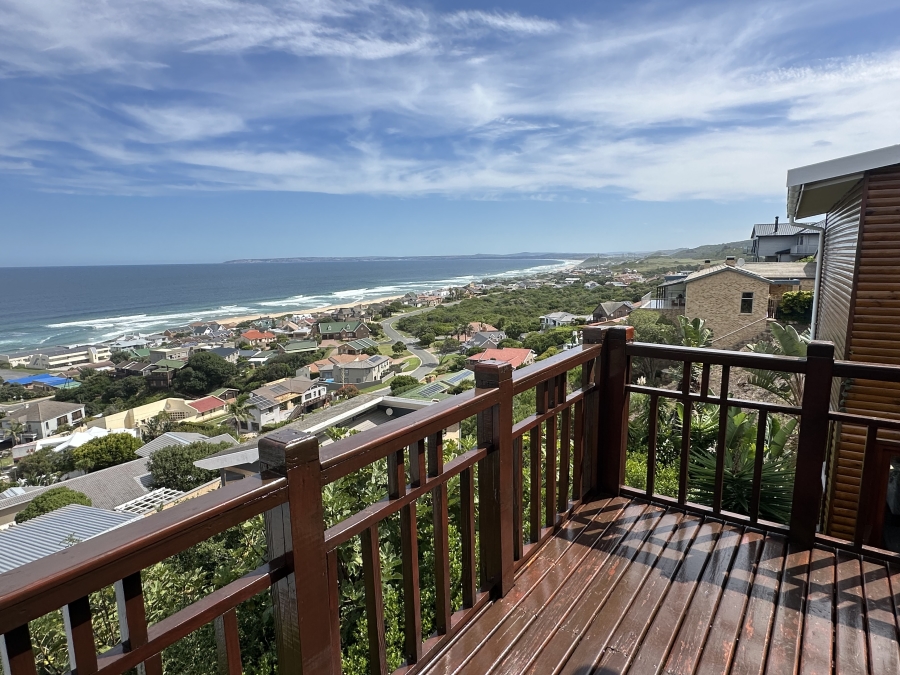 6 Bedroom Property for Sale in Outeniqua Strand Western Cape